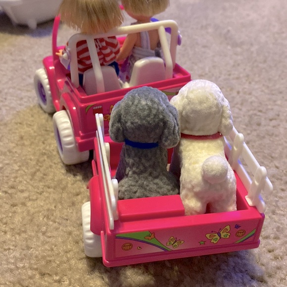 Vintage Barbie Power Wheels Fisher Price Pink Jeep Tommy Doll Twins + Dogs Wagon - Picture 9 of 15